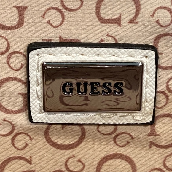 Guess camera crossbody bag - Picture 9 of 10